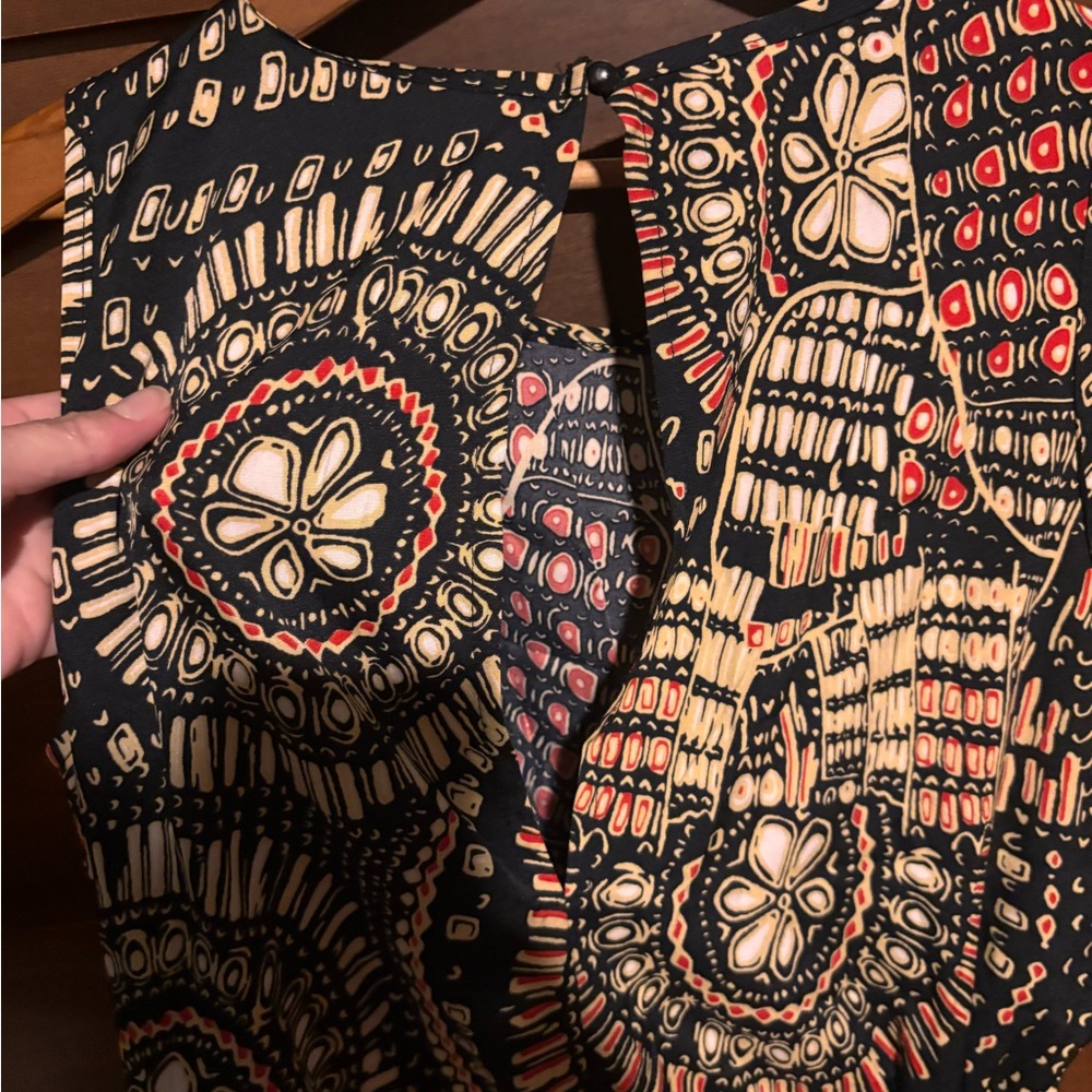 Source Unknown Black and Gold Patterned Romper - Picture 8 of 9